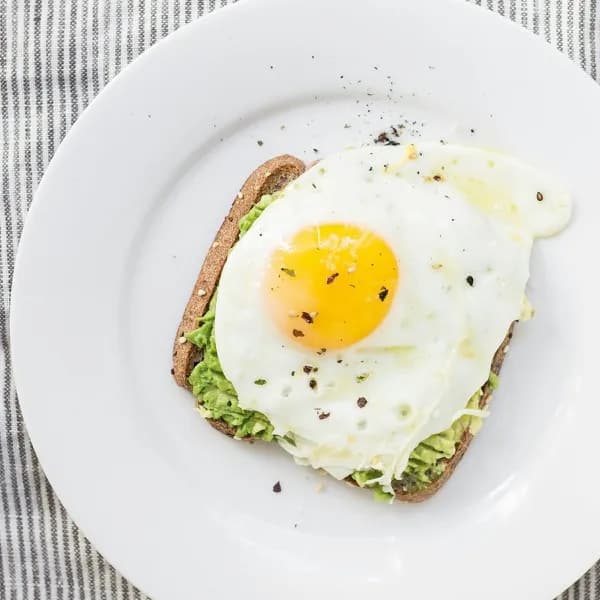 Avo & egg toast