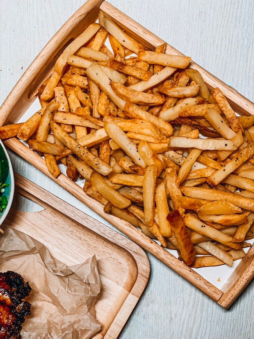 Loaded chips in a takeaway tray